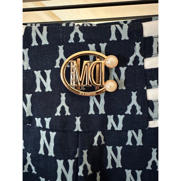 Women's Unbranded Shorts Size XS Blue New York Logo - Picture 5 of 5